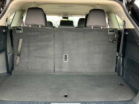 Used 2023 Toyota Highlander LE image 34