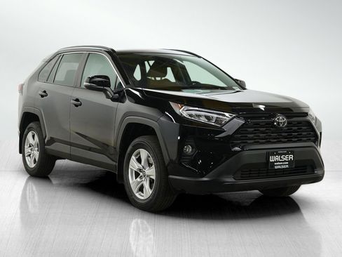 Used 2019 Toyota RAV4 XLE w/ Convenience Package image 7