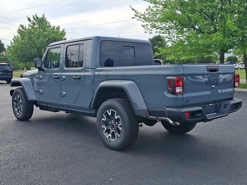 Used 2026 Jeep Gladiator Sport AWD/4WD image 4