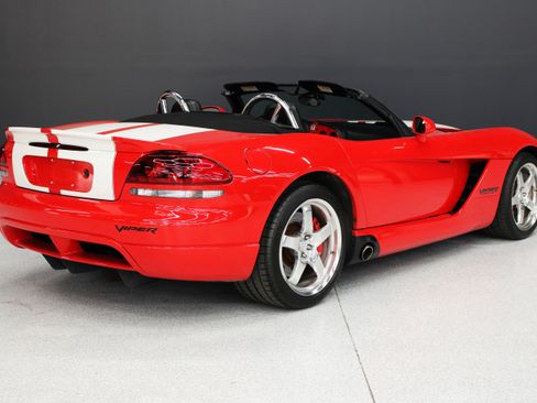 Used 2004 Dodge Viper SRT-10 RWD image 17