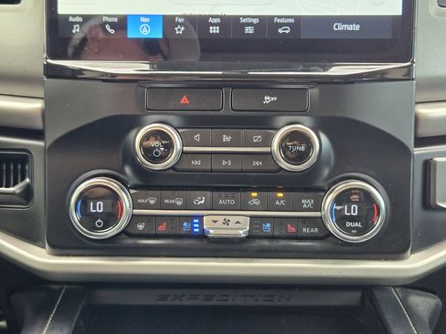Used 2022 Ford Expedition Max XLT image 21