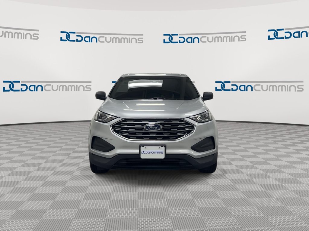 Used 2019 Ford Edge SE FWD image 3