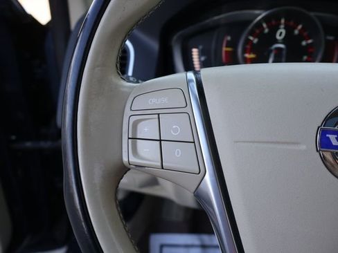 Used 2015 Volvo XC60 T5 Premier w/ Proximity Package image 29