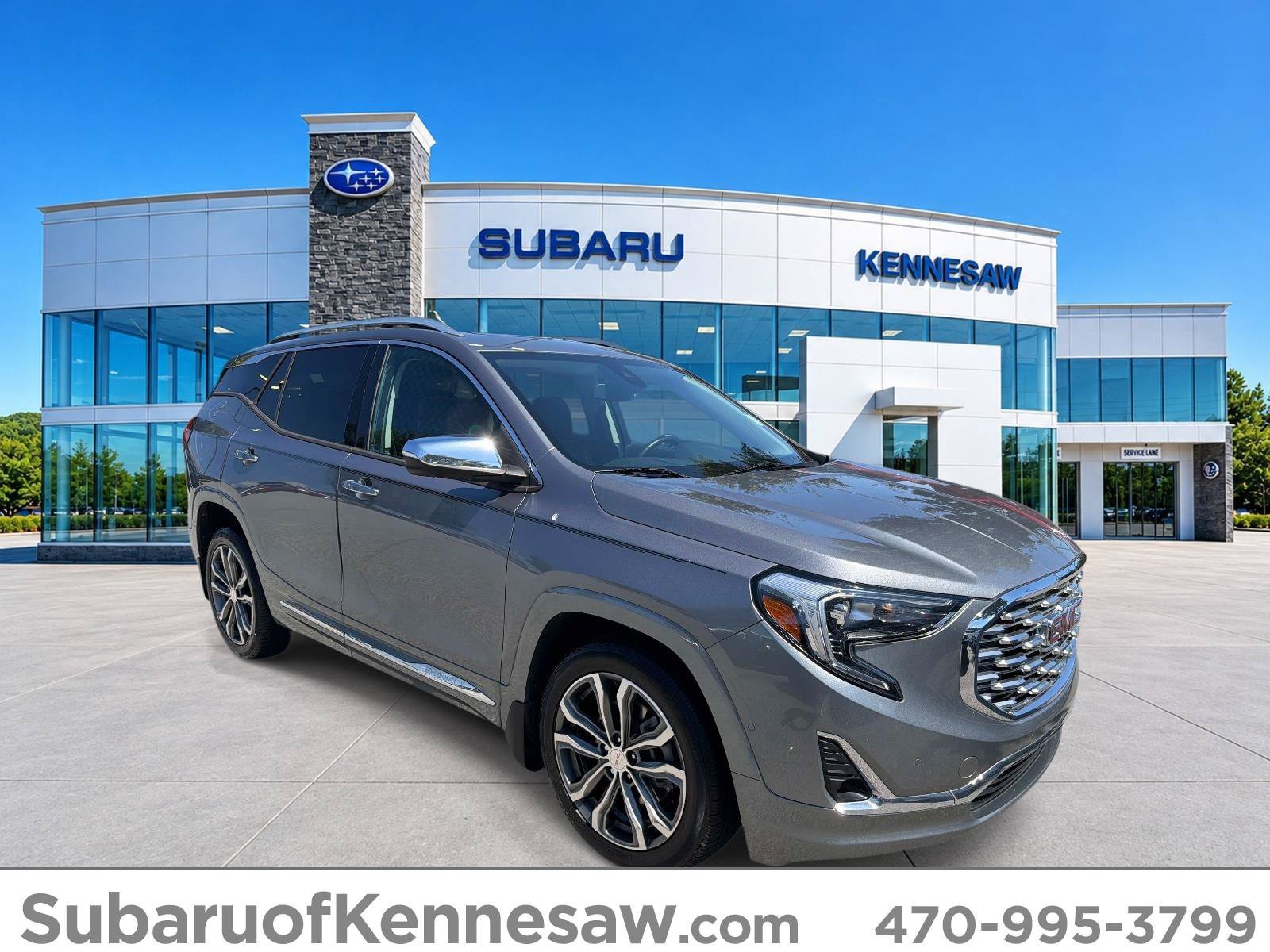 Used 2020 GMC Terrain Denali w/ Denali Premium Package FWD image 4