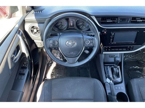 Used 2018 Toyota Corolla iM w/ Carpet Mat Package (TMS) image 17
