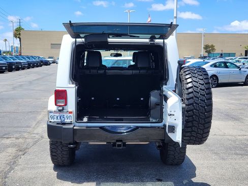 Used 2014 Jeep Wrangler Unlimited Sahara AWD/4WD image 13