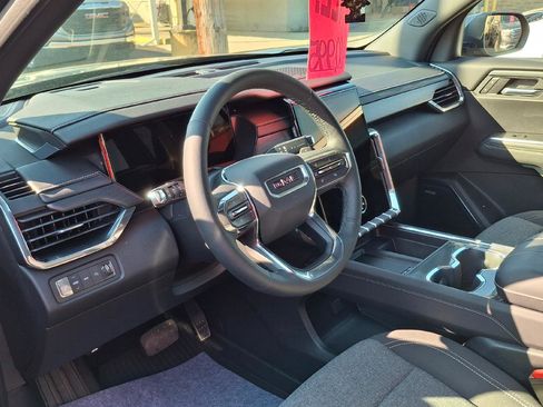 Used 2025 GMC Acadia Elevation AWD/4WD image 7