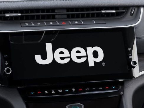 Used 2026 Jeep Grand Cherokee L Limited AWD/4WD image 18