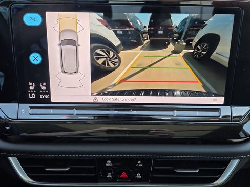 New 2026 Volkswagen Atlas SE FWD image 12