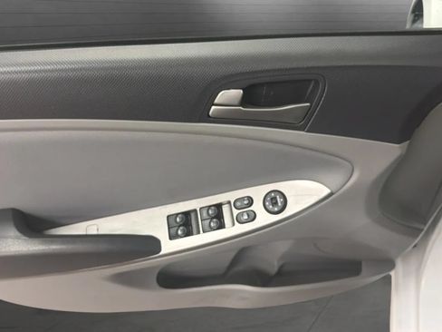 Used 2017 Hyundai Accent SE FWD image 15