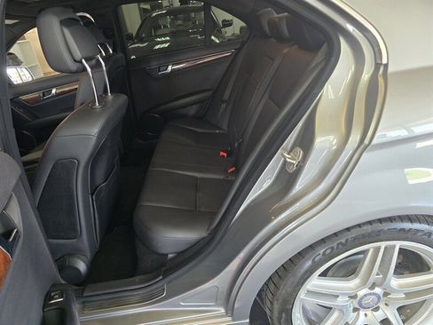 Used 2010 Mercedes-Benz C 300 Sedan w/ Multimedia Pkg image 11