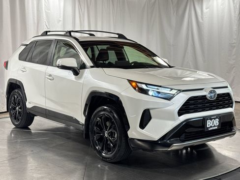 Used 2022 Toyota RAV4 SE w/ Convenience Package AWD/4WD image 7