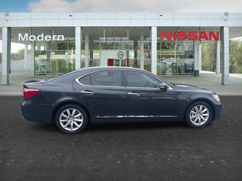 Used 2011 Lexus LS 460 AWD w/ Comfort Pkg image 6