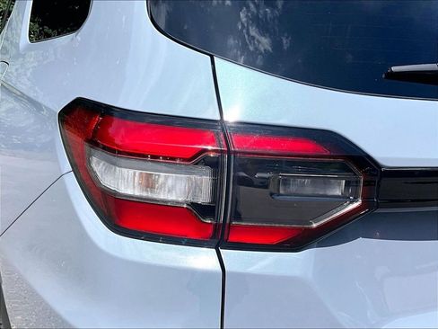 Used 2025 Honda Pilot TrailSport image 32