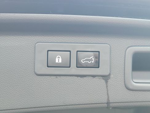 Used 2023 Subaru Forester Premium image 12