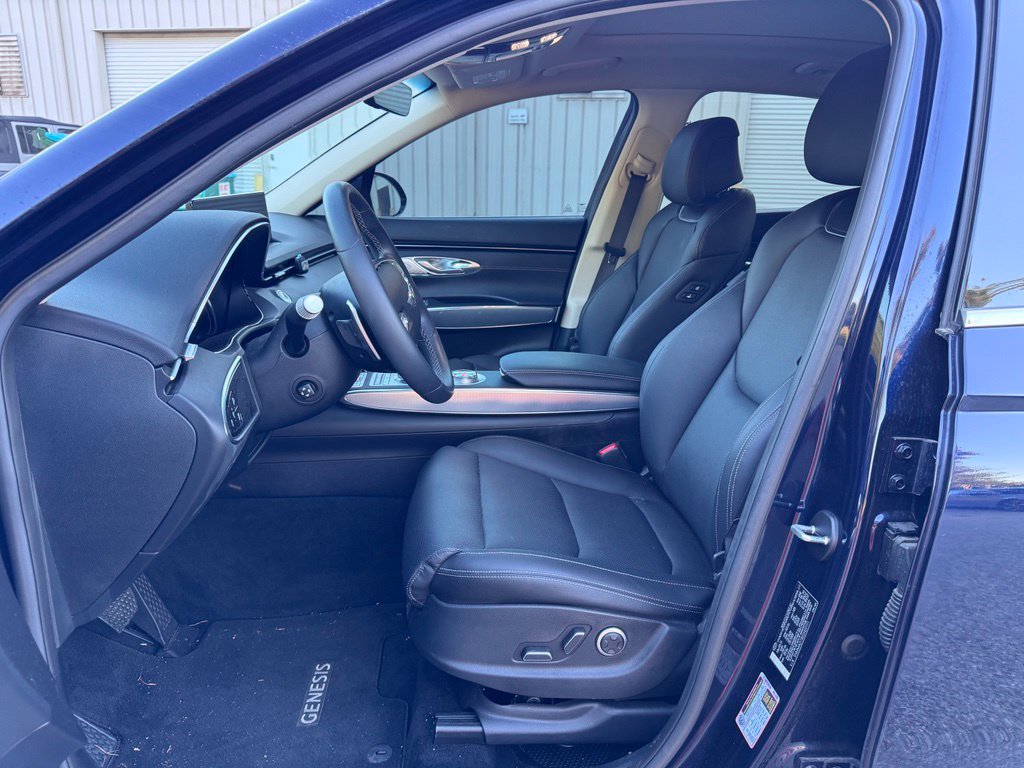 Used 2025 Genesis GV70 2.5T w/ Select Package AWD/4WD image 9