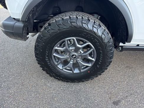 New 2025 Ford Bronco Badlands w/ Black Appearance Package AWD/4WD image 14