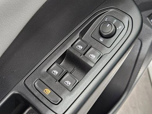 Used 2022 Volkswagen Taos SE w/ Panoramic Sunroof Package image 19