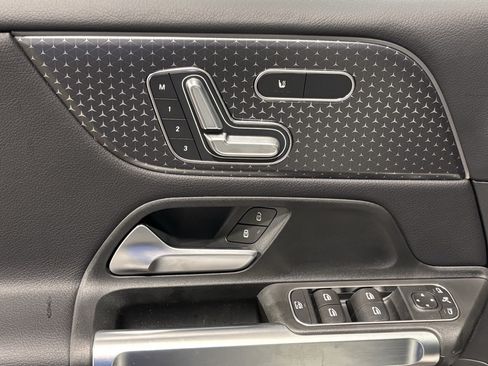 New 2026 Mercedes-Benz GLB 250 4MATIC image 12