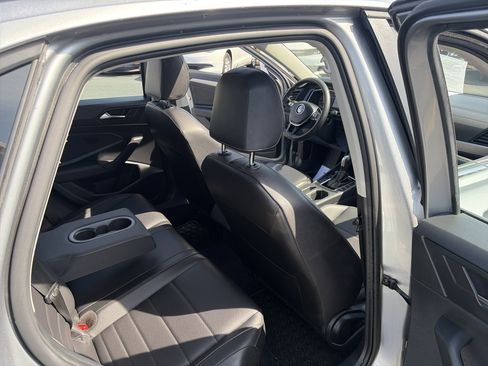 Used 2021 Volkswagen Jetta SE image 25