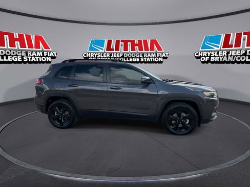 Used 2021 Jeep Cherokee Latitude Plus w/ Sun & Sound Group AWD/4WD image 9