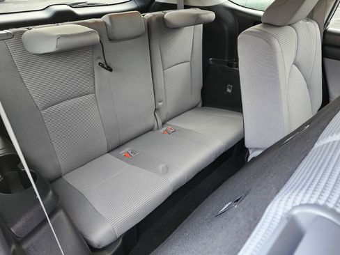 Used 2023 Toyota Highlander LE AWD/4WD image 18