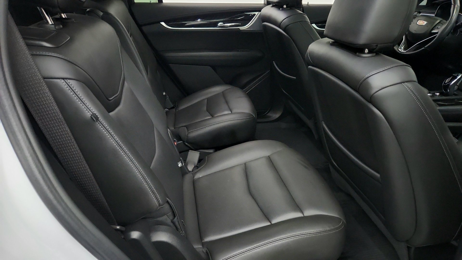 Used 2024 Cadillac XT6 Premium Luxury w/ LPO, Floor Liner Package FWD image 25