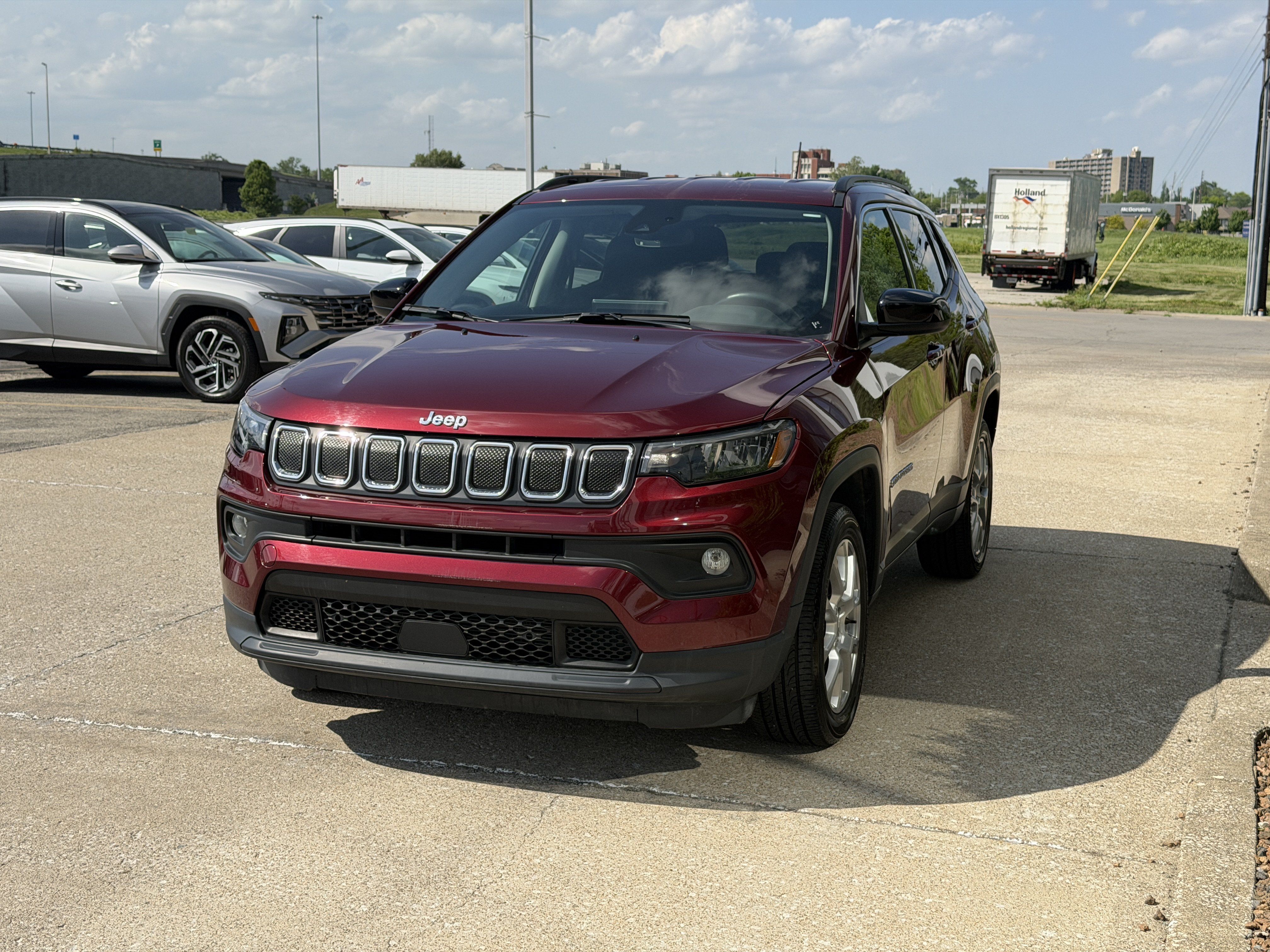Used 2022 Jeep Compass Latitude AWD/4WD image 14
