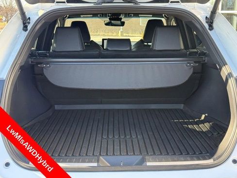 Used 2024 Toyota Venza XLE AWD/4WD image 9