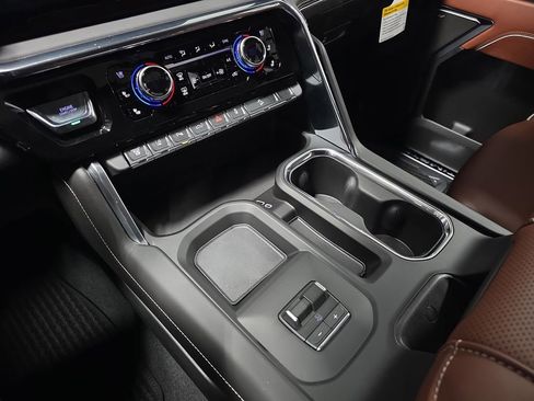 New 2026 GMC Sierra 2500 Denali Ultimate AWD/4WD image 23