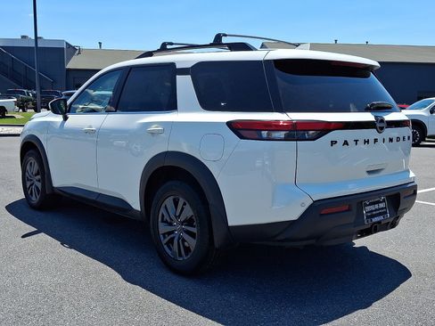 Certified 2023 Nissan Pathfinder SV w/ SV Premium Package AWD/4WD image 5