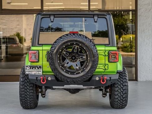 Used 2019 Jeep Wrangler Unlimited Sahara AWD/4WD image 8