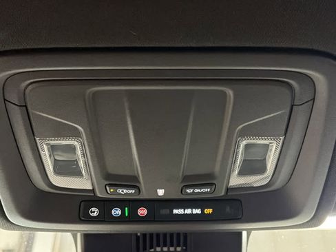 Used 2023 GMC Sierra 1500 SLT image 18