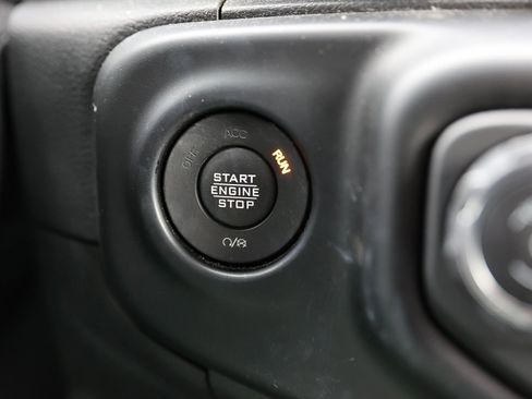 Used 2021 Jeep Wrangler Unlimited Sahara image 30