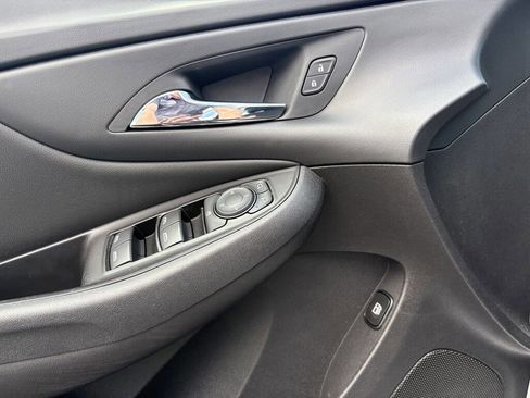 Used 2019 Chevrolet Volt LT w/ Comfort Package FWD image 13