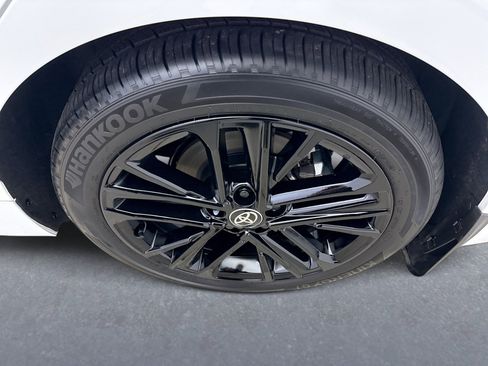 Used 2025 Toyota Camry SE image 20