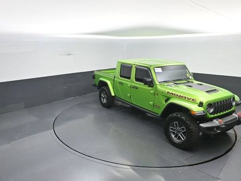 Used 2025 Jeep Gladiator Mojave w/ Convenience Group AWD/4WD image 19