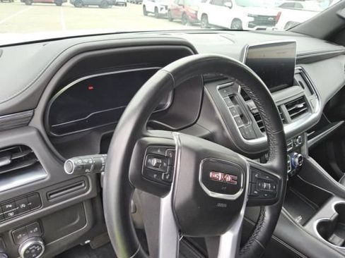 Used 2023 GMC Yukon SLT w/ SLT Premium Package RWD image 3