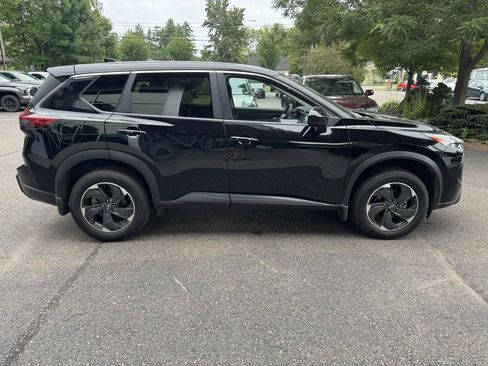 Used 2025 Nissan Rogue SV AWD/4WD image 6