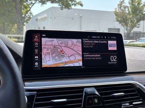 Certified 2023 BMW 540i RWD image 24