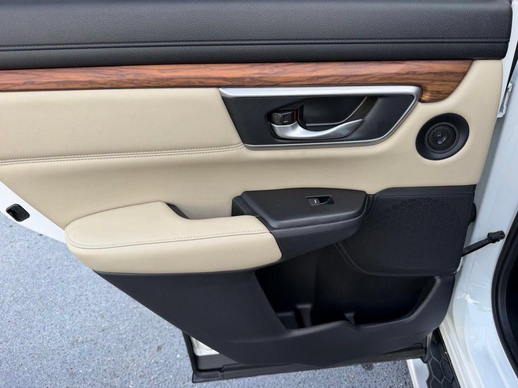 Used 2019 Honda CR-V Touring image 12