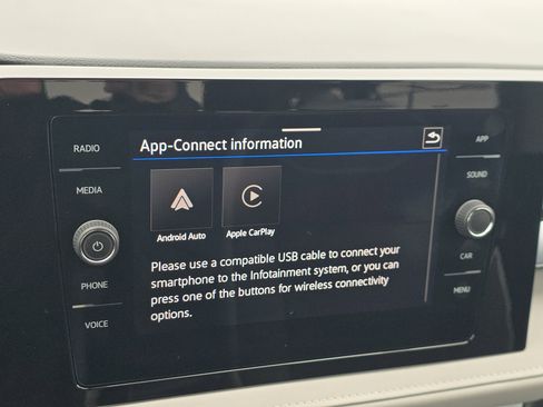 New 2025 Volkswagen Taos SE image 11