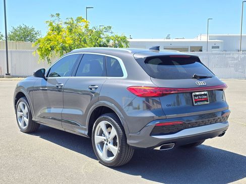 Used 2025 Audi Q5 Premium Plus w/ Premium Plus AWD/4WD image 4
