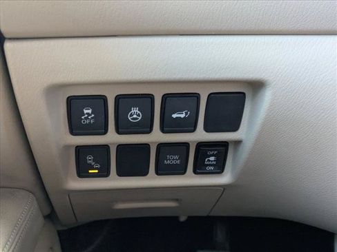 Used 2018 Nissan Pathfinder SL w/ SL Premium Package FWD image 16