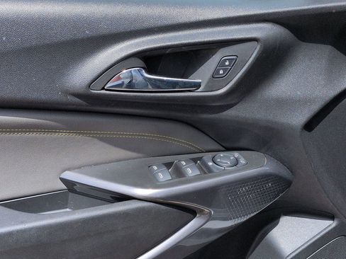Used 2024 Chevrolet Trax ACTIV FWD image 9