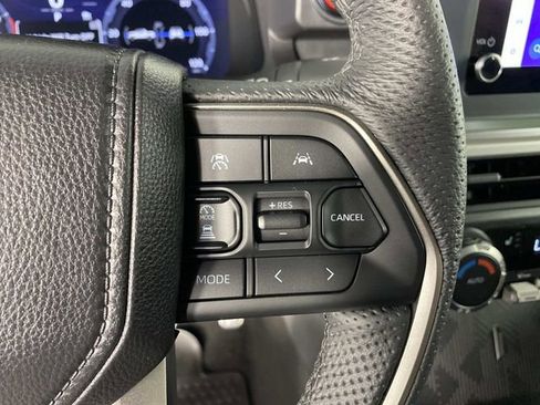 Used 2025 Toyota Tacoma TRD Sport AWD/4WD image 16