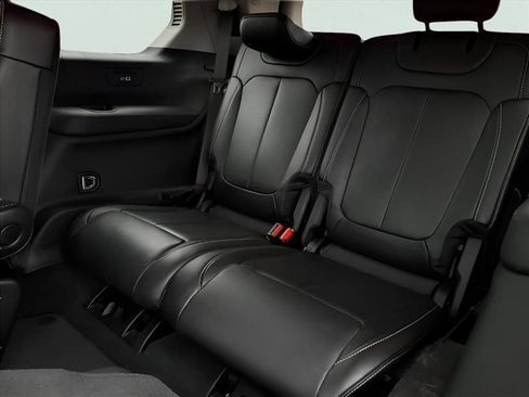 Used 2023 Jeep Grand Cherokee L Limited image 14