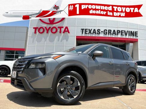 Used 2025 Nissan Rogue SV FWD image 1