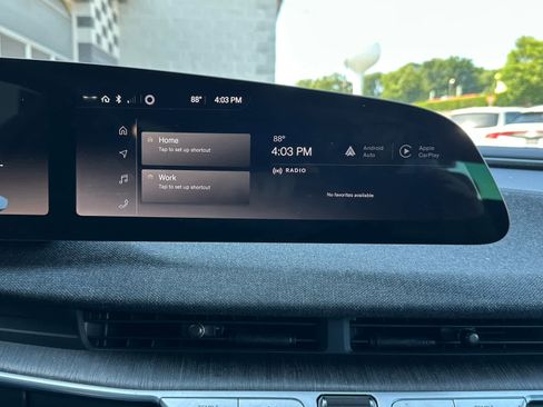 Used 2024 Lucid Air Touring AWD/4WD image 22