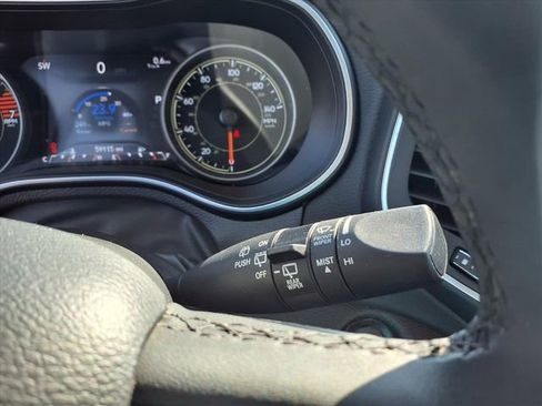 Used 2023 Jeep Cherokee Altitude Lux image 72